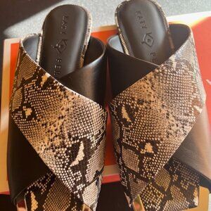 The Checked In Slide Sandal by Katy Perry Size 10 New with Box